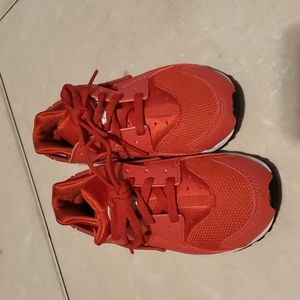 Nike Huarche Run size 13c red